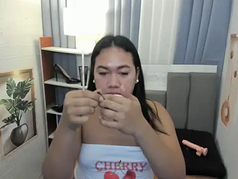 TsUncutKaren online show from December 4, 4:59 pm