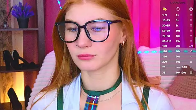 JuliaPowers  online show from October 15, 4:12 am