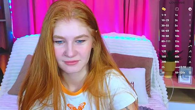 JuliaPowers  online show from October 18, 4:04 am