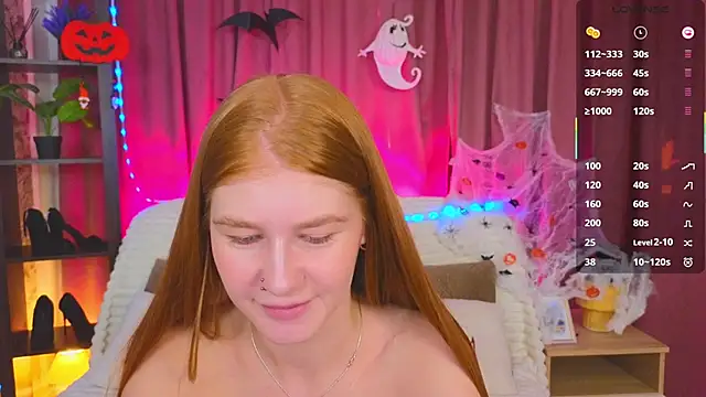 JuliaPowers  online show from October 30, 5:09 am