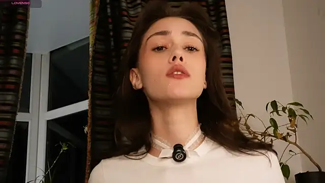 ttragedienne online show from October 27, 1:37 pm