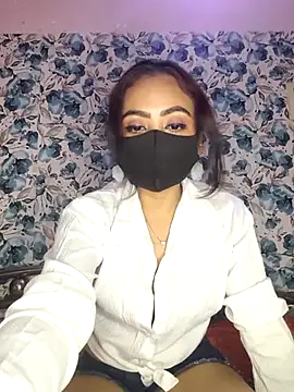 Snapshot of yours_sugar_babe chatting on March 3, 11:05 am yours sugar babe online show from March 3, 11:05 am