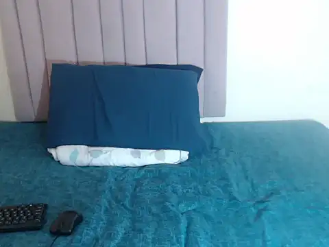 Snapshot of SexyGagaxx chatting on October 10, 10:47 am SexyGagaxx online show from October 10, 10:47 am