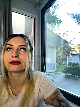 Snapshot of Ella_Vee chatting on September 24, 4:38 am Ella Vee online show from September 24, 4:38 am