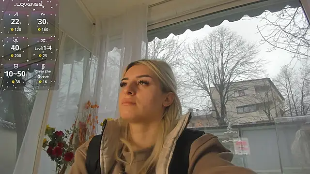 Ella Vee online show from March 28, 6:02 am