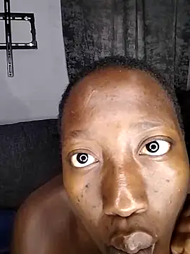 Snapshot of Melanin2002 chatting on April 22, 9:33 am Melanin2002 online show from April 22, 9:33 am