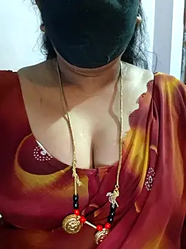 luci-queen online show from May 15, 5:20 pm