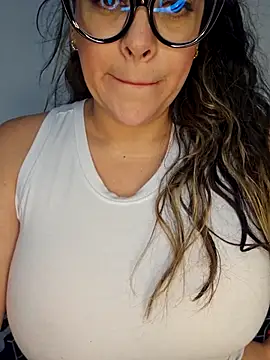Snapshot of Nicoleefaith_ chatting on September 25, 5:27 pm Nicoleefaith online show from September 25, 5:27 pm