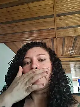 Snapshot of zulaija_masih chatting on July 21, 6:10 pm zulaija masih online show from July 21, 6:10 pm