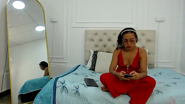 Snapshot of charlotte_dante212 chatting on October 10, 4:33 am charlotte dante212 online show from October 10, 4:33 am