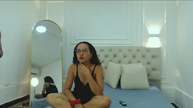 Snapshot of charlotte_dante212 chatting on October 25, 3:47 am charlotte dante212 online show from October 25, 3:47 am