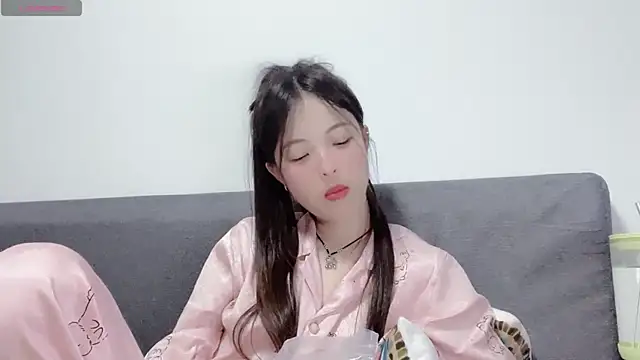 nuonuo321 online show from November 9, 10:46 am