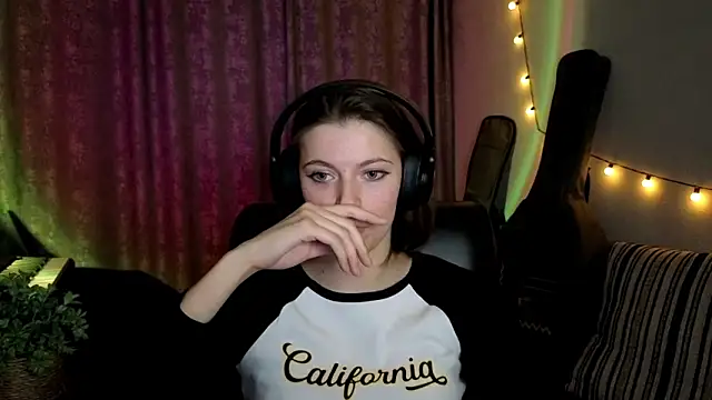 CutieAnny online show from February 25, 8:40 pm