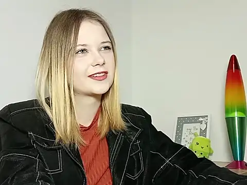 LydiaYoung online show from October 9, 6:17 pm