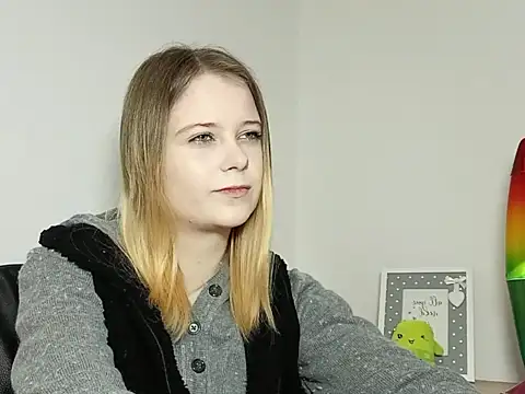 LydiaYoung online show from November 14, 7:12 pm