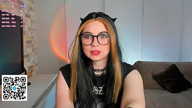 EvaBlimey online show from September 24, 4:49 am