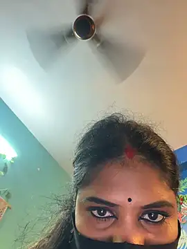 Snapshot of V-Hot-Sweti chatting on July 16, 6:25 pm V-Hot-Sweti online show from July 16, 6:25 pm