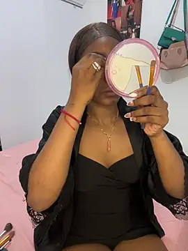 zaracollins01 online show from February 17, 9:32 pm