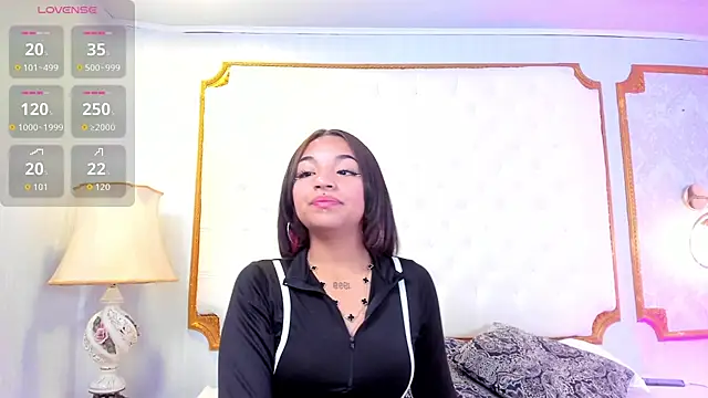 Snapshot of Manelyk_evanss_ chatting on October 10, 9:19 am Manelyk evanss online show from October 10, 9:19 am