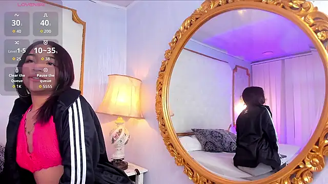 Snapshot of Manelyk_evanss_ chatting on November 19, 11:10 am Manelyk evanss online show from November 19, 11:10 am