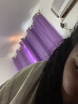 LunaSthena online show from December 21, 1:51 pm