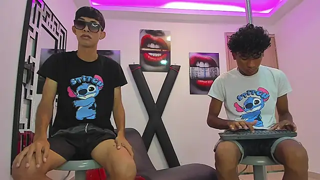 LONDON BOYS1 online show from September 9, 7:19 am