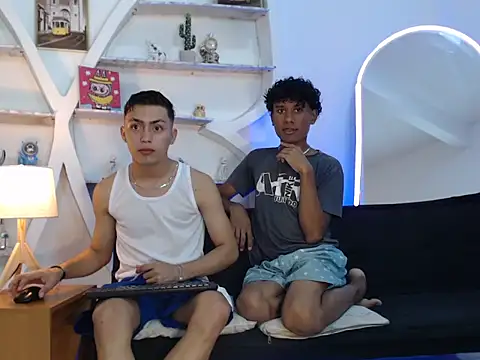 LONDON BOYS1 online show from September 10, 3:17 am