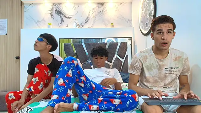 LONDON BOYS1 online show from September 24, 1:31 am