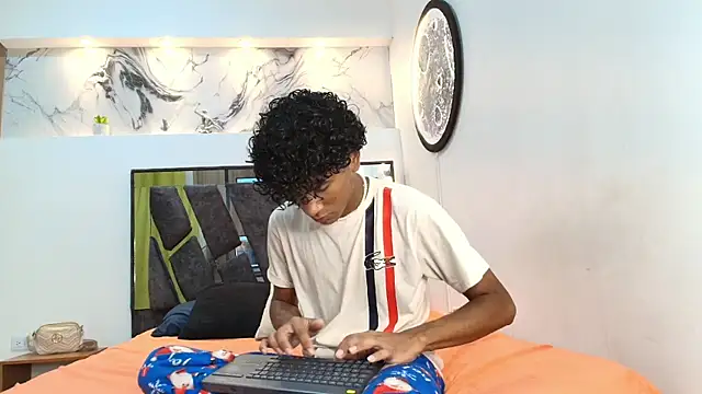 LONDON BOYS1 online show from October 14, 1:17 am