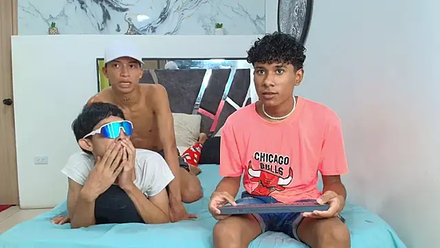 LONDON BOYS1 online show from November 12, 1:28 am