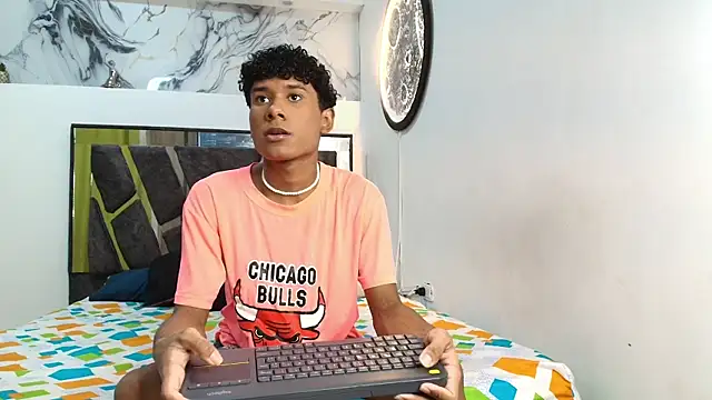 LONDON BOYS1 online show from November 20, 1:28 am