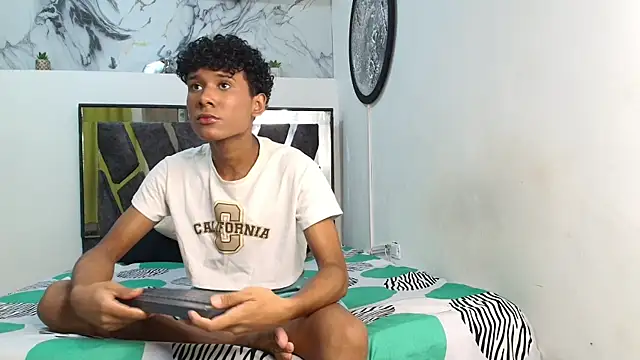 LONDON BOYS1 online show from November 26, 2:34 am