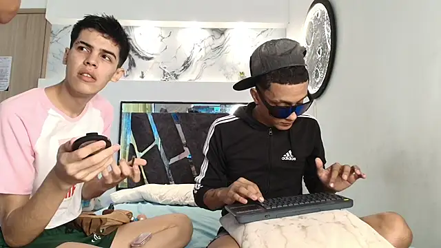 Snapshot of YOUNGS_GUYS chatting on September 18, 7:16 pm YOUNGS GUYS online show from September 18, 7:16 pm