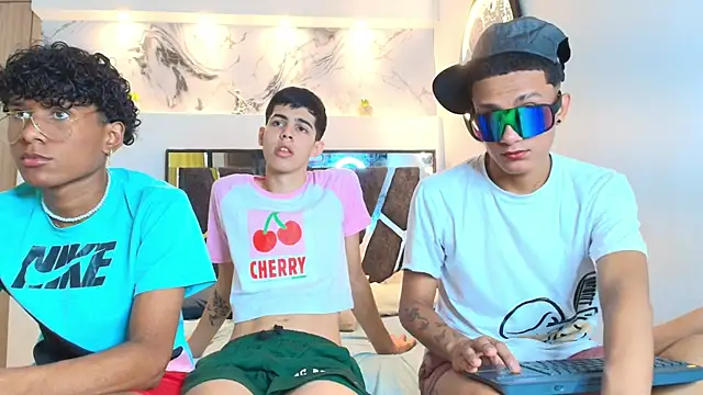 Snapshot of YOUNGS_GUYS chatting on September 19, 7:25 pm YOUNGS GUYS online show from September 19, 7:25 pm