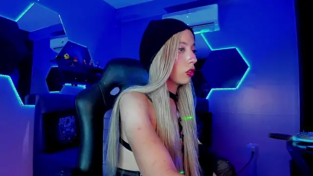 Isabella glam online show from November 9, 1:59 am