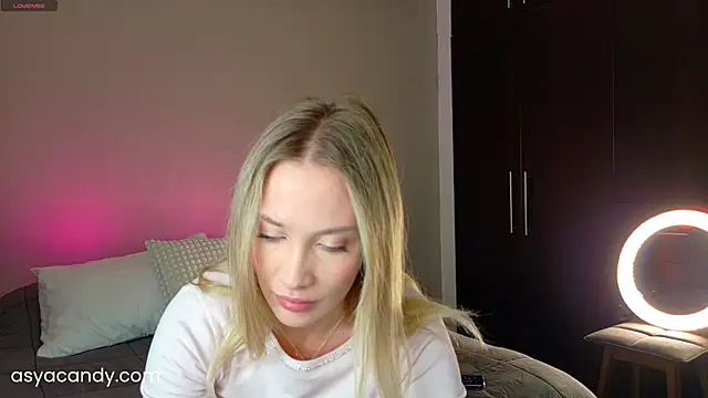 jessikablond007 online show from September 26, 1:31 am