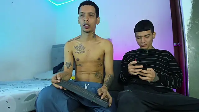 twinkDuohot online show from April 18, 2:37 am