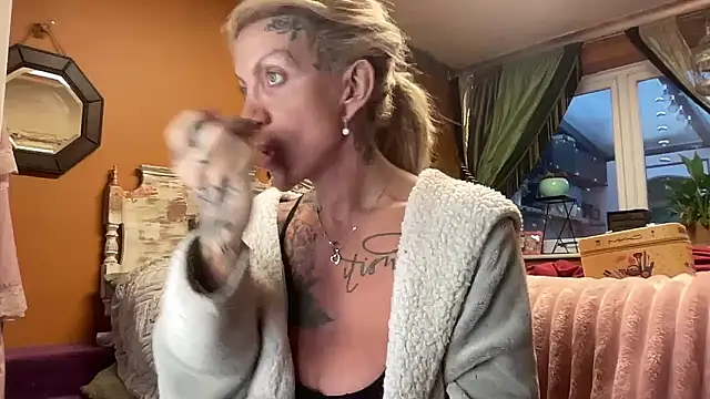 xl uk top trans online show from January 13, 9:03 am