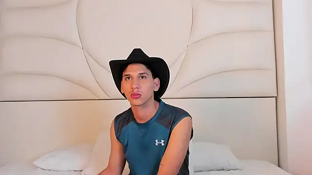 axel alvareez online show from September 24, 3:21 am