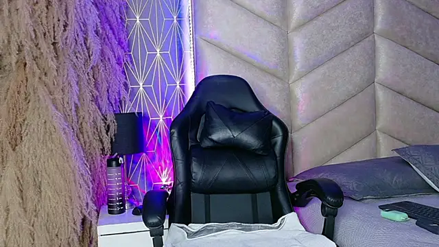 samiradoll online show from December 1, 3:11 am