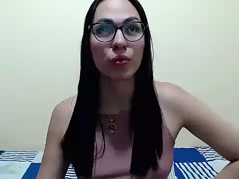 Snapshot of missblu chatting on December 2, 3:12 am missblu online show from December 2, 3:12 am