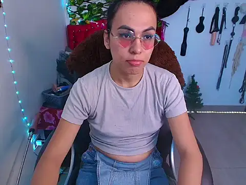 Snapshot of missblu chatting on February 18, 12:28 am missblu online show from February 18, 12:28 am