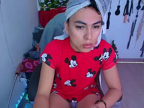 Snapshot of missblu chatting on February 19, 5:42 pm missblu online show from February 19, 5:42 pm