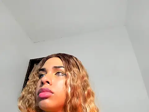 calliedemon  online show from March 7, 4:20 am