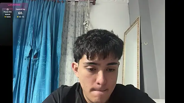 Snapshot of ivy_xo chatting on December 18, 11:22 pm ivy xo online show from December 18, 11:22 pm