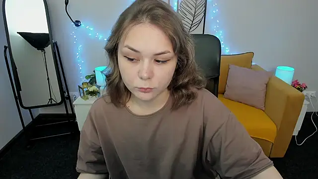 Snapshot of Sophi_gi chatting on September 18, 4:47 am Sophi gi online show from September 18, 4:47 am
