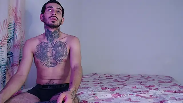 Tyler2y luna online show from November 6, 3:40 am