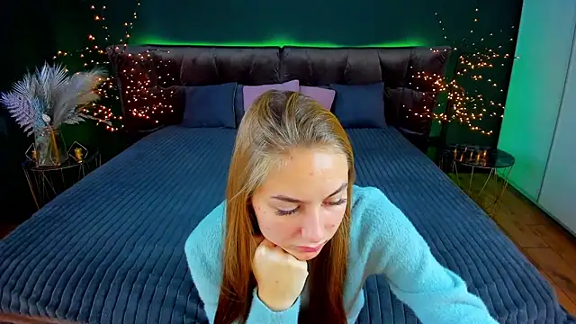 MilaAddams online show from October 7, 5:48 am