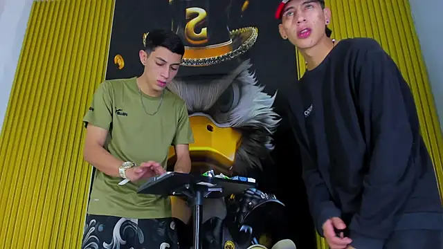 Dante Brown1  online show from October 23, 8:51 pm