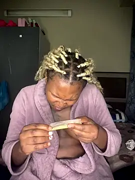 Snapshot of houseforsex chatting on October 22, 6:29 pm houseforsex online show from October 22, 6:29 pm